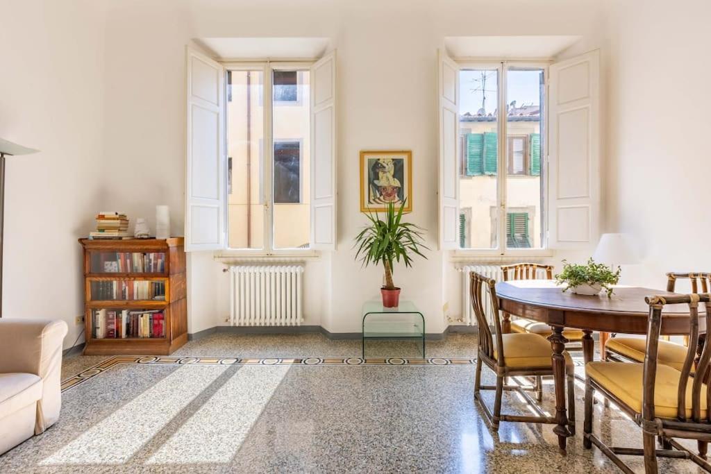 Academia Of Davide Spacious Florencia